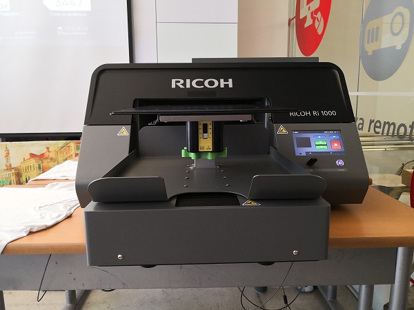 Ricoh va por emprendedores con nueva impresora para prendas | Revista NEO