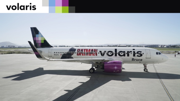 Volaris y Warner Bros. Pictures dan vida a Bruce, avión inspirado en “The  batman” | Revista NEO