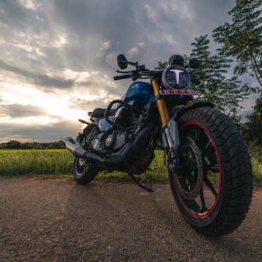 Cuatro motivos para cambiar el auto por la moto estas vacaciones